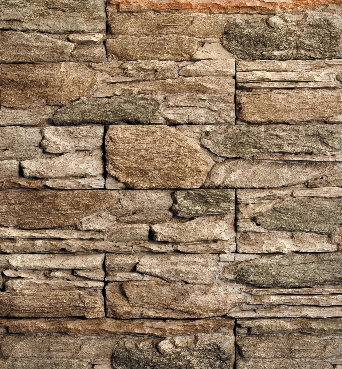 Skala zvrásnená hnedastý melír