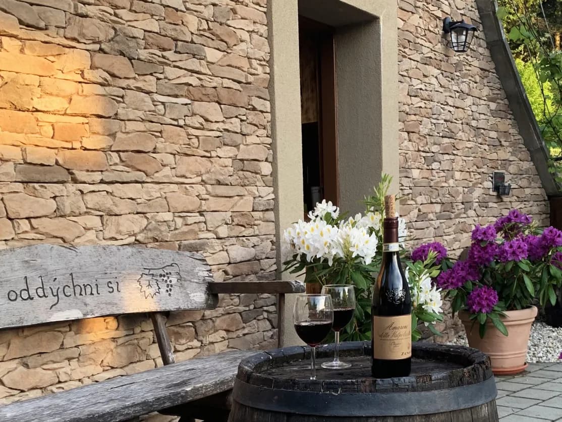 Skala Vršatec hnedá